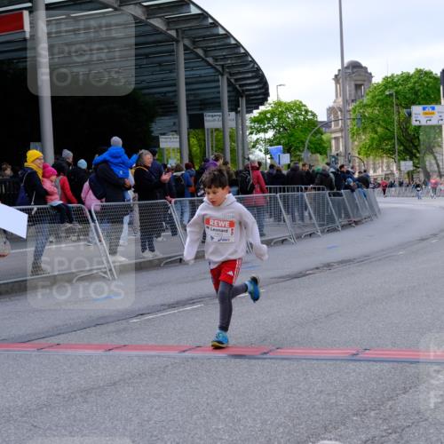 25.04.2026 - Das Zehntel Tim E. http://msf.ph/oto/9571765 25.04.2026 09:10:11 Ziel 1901, 1903, 2549, 3280 meine-sportfotos.de