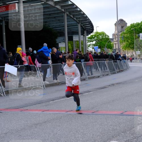 25.04.2026 - Das Zehntel Tim E. http://msf.ph/oto/9571766 25.04.2026 09:10:12 Ziel 1901, 1903, 2549, 3280 meine-sportfotos.de