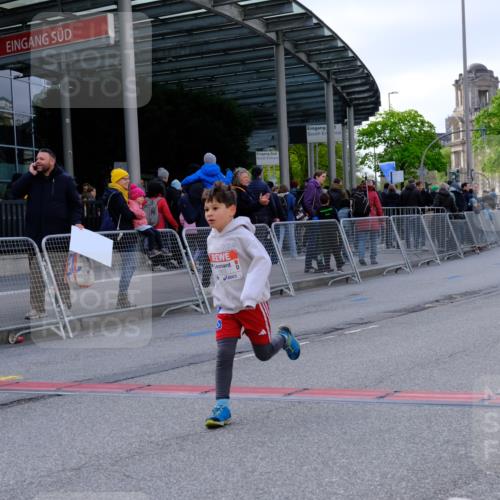 25.04.2026 - Das Zehntel Tim E. http://msf.ph/oto/9571768 25.04.2026 09:10:12 Ziel 1901, 1903, 2549, 3280 meine-sportfotos.de
