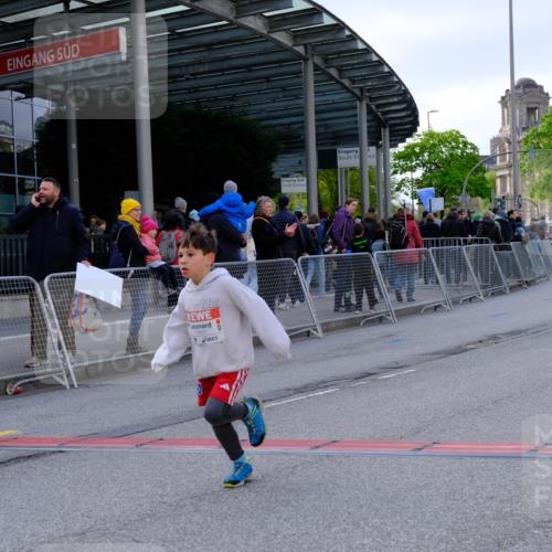 25.04.2026 - Das Zehntel Tim E. http://msf.ph/oto/9571769 25.04.2026 09:10:12 Ziel 1901, 1903, 2549, 3280 meine-sportfotos.de