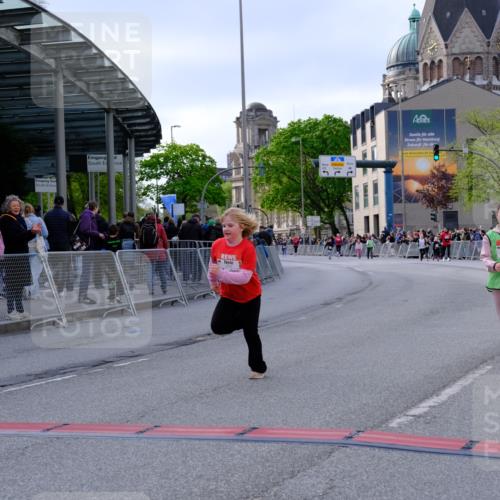 25.04.2026 - Das Zehntel Tim E. http://msf.ph/oto/9571772 25.04.2026 09:10:13 Ziel 1901, 1903, 2549, 3280 meine-sportfotos.de