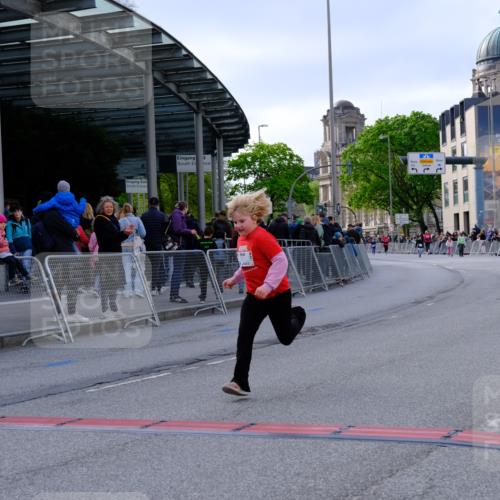 25.04.2026 - Das Zehntel Tim E. http://msf.ph/oto/9571774 25.04.2026 09:10:13 Ziel 1901, 1903, 2549, 3280 meine-sportfotos.de