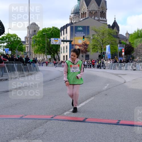 25.04.2026 - Das Zehntel Tim E. http://msf.ph/oto/9571780 25.04.2026 09:10:15 Ziel 1901, 1903, 2549, 3280 meine-sportfotos.de