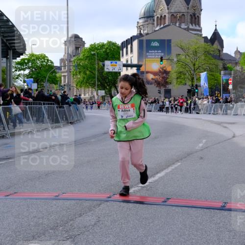 25.04.2026 - Das Zehntel Tim E. http://msf.ph/oto/9571783 25.04.2026 09:10:15 Ziel 1901, 1903, 2549, 3280 meine-sportfotos.de