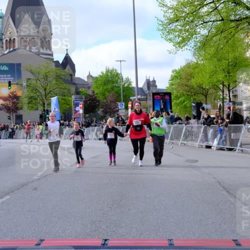 25.04.2026 - Das Zehntel Tim E. http://msf.ph/oto/9571787 25.04.2026 09:10:31 Ziel 1230, 1238, 1391, 3586 meine-sportfotos.de