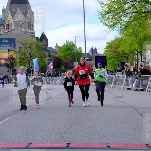 25.04.2026 - Das Zehntel Tim E. http://msf.ph/oto/9571789 25.04.2026 09:10:33 Ziel 1230, 1238, 1391, 3586 meine-sportfotos.de
