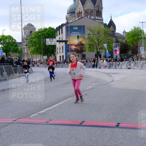 25.04.2026 - Das Zehntel Tim E. http://msf.ph/oto/9571808 25.04.2026 09:10:42 Ziel 1230, 1238, 1391, 1801, 1803, 2557, 2637, 3586 meine-sportfotos.de