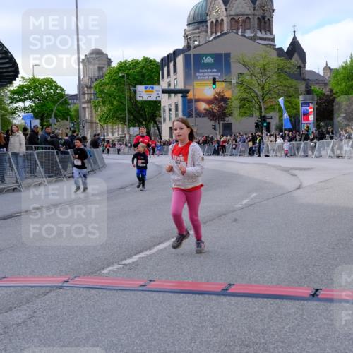 25.04.2026 - Das Zehntel Tim E. http://msf.ph/oto/9571811 25.04.2026 09:10:42 Ziel 1230, 1238, 1391, 1801, 1803, 2557, 2637, 3586 meine-sportfotos.de