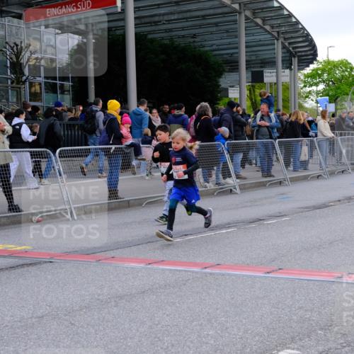 25.04.2026 - Das Zehntel Tim E. http://msf.ph/oto/9571816 25.04.2026 09:10:45 Ziel 1801, 1803, 2557, 2637 meine-sportfotos.de