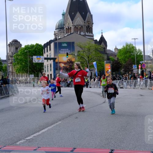 25.04.2026 - Das Zehntel Tim E. http://msf.ph/oto/9571823 25.04.2026 09:11:01 Ziel 2845, 3879 meine-sportfotos.de