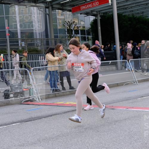 25.04.2026 - Das Zehntel Tim E. http://msf.ph/oto/9571838 25.04.2026 09:11:19 Ziel 2638, 2667, 2678 meine-sportfotos.de