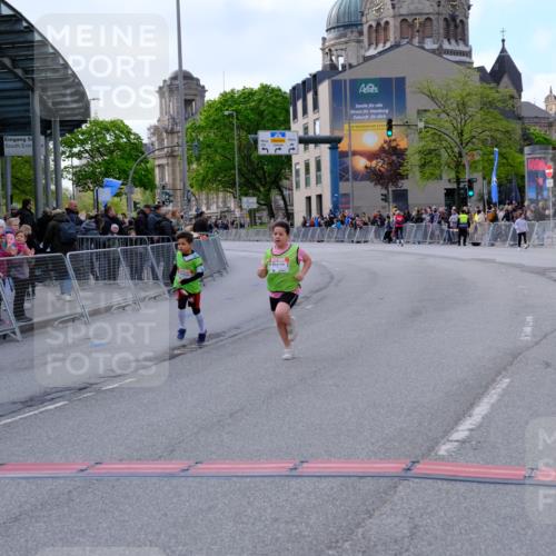 25.04.2026 - Das Zehntel Tim E. http://msf.ph/oto/9571843 25.04.2026 09:12:09 Ziel 1405, 1434 meine-sportfotos.de