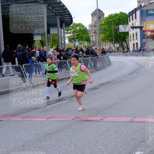 25.04.2026 - Das Zehntel Tim E. http://msf.ph/oto/9571849 25.04.2026 09:12:10 Ziel 1405, 1434 meine-sportfotos.de