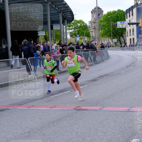 25.04.2026 - Das Zehntel Tim E. http://msf.ph/oto/9571850 25.04.2026 09:12:10 Ziel 1405, 1434 meine-sportfotos.de