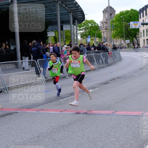 25.04.2026 - Das Zehntel Tim E. http://msf.ph/oto/9571851 25.04.2026 09:12:10 Ziel 1405, 1434 meine-sportfotos.de