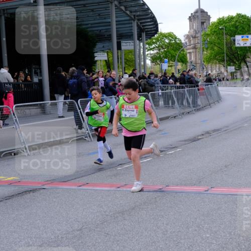 25.04.2026 - Das Zehntel Tim E. http://msf.ph/oto/9571852 25.04.2026 09:12:10 Ziel 1405, 1434 meine-sportfotos.de