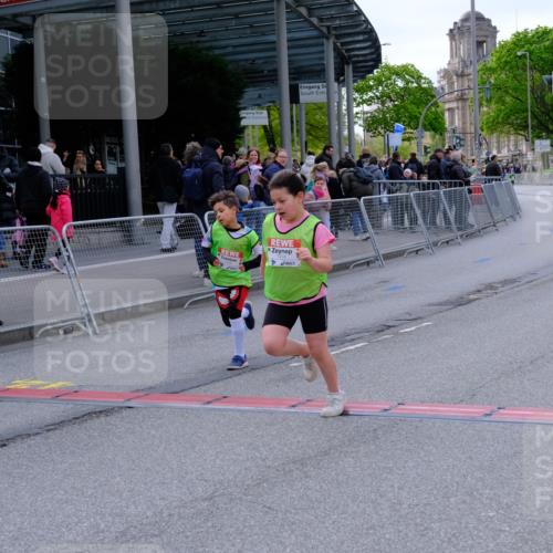 25.04.2026 - Das Zehntel Tim E. http://msf.ph/oto/9571853 25.04.2026 09:12:10 Ziel 1405, 1434 meine-sportfotos.de