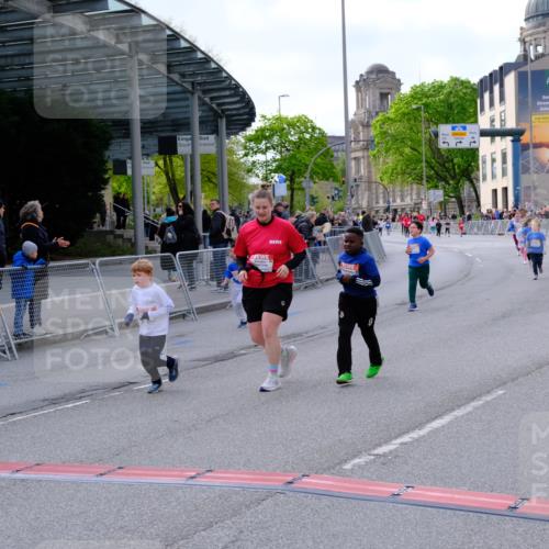 25.04.2026 - Das Zehntel Tim E. http://msf.ph/oto/9571866 25.04.2026 09:12:50 Ziel 2083, 2102, 3269, 3440 meine-sportfotos.de
