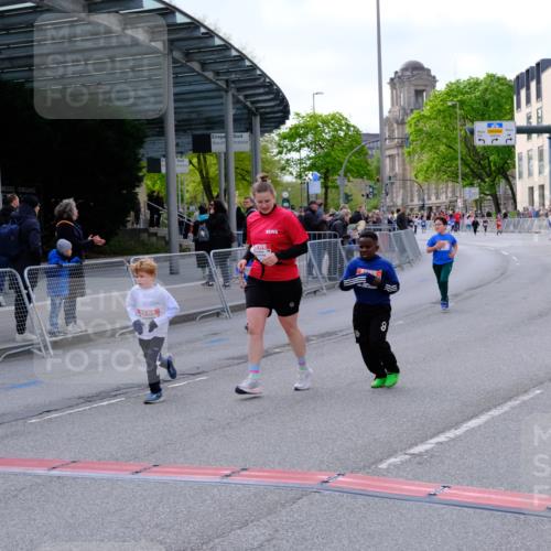 25.04.2026 - Das Zehntel Tim E. http://msf.ph/oto/9571868 25.04.2026 09:12:50 Ziel 2083, 2102, 3269, 3440 meine-sportfotos.de