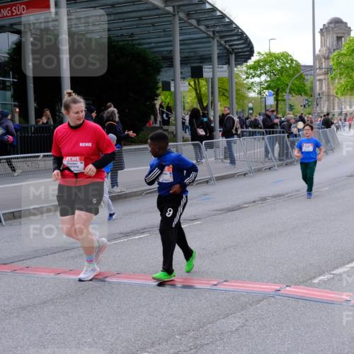 25.04.2026 - Das Zehntel Tim E. http://msf.ph/oto/9571873 25.04.2026 09:12:52 Ziel 2082, 2083, 2101, 2102, 3269, 3440 meine-sportfotos.de