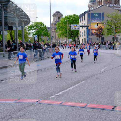 25.04.2026 - Das Zehntel Tim E. http://msf.ph/oto/9571876 25.04.2026 09:12:54 Ziel 2082, 2083, 2096, 2101, 2102, 3269, 3440 meine-sportfotos.de
