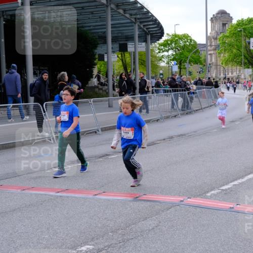 25.04.2026 - Das Zehntel Tim E. http://msf.ph/oto/9571886 25.04.2026 09:12:56 Ziel 2082, 2083, 2096, 2101, 2102, 2109, 3269, 3440, 3869 meine-sportfotos.de