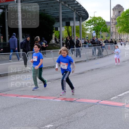 25.04.2026 - Das Zehntel Tim E. http://msf.ph/oto/9571887 25.04.2026 09:12:56 Ziel 2082, 2083, 2096, 2101, 2102, 2109, 3269, 3440, 3869 meine-sportfotos.de
