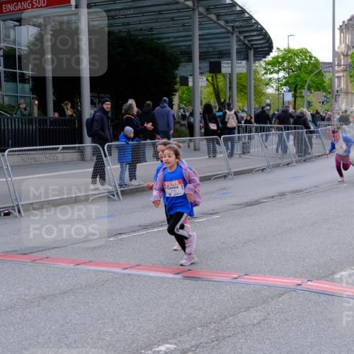 25.04.2026 - Das Zehntel Tim E. http://msf.ph/oto/9571896 25.04.2026 09:12:59 Ziel 2082, 2083, 2096, 2101, 2102, 2109, 3463, 3475, 3869 meine-sportfotos.de