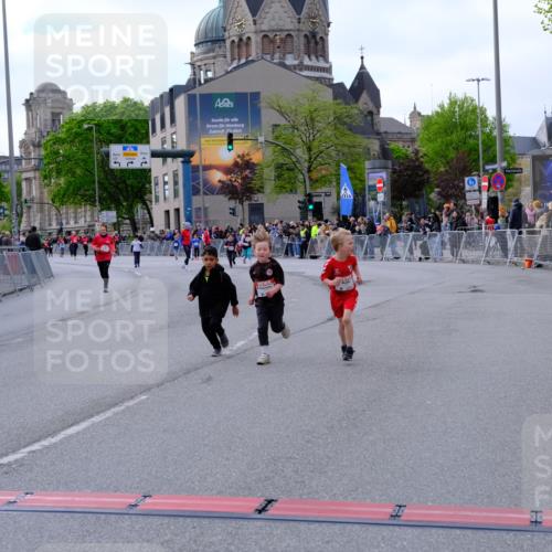 25.04.2026 - Das Zehntel Tim E. http://msf.ph/oto/9571901 25.04.2026 09:13:13 Ziel 1775, 1776, 1780, 2413 meine-sportfotos.de