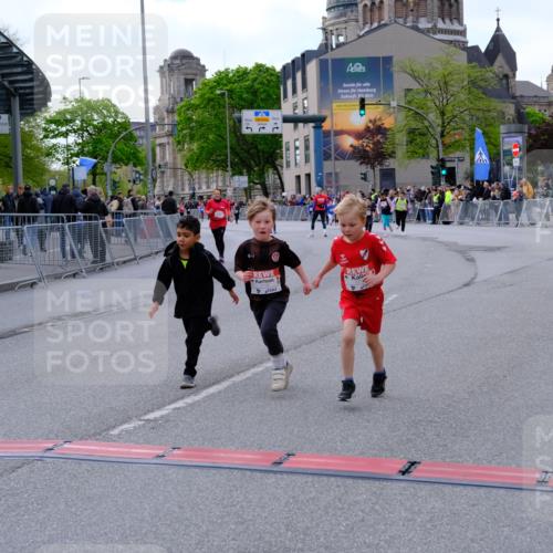 25.04.2026 - Das Zehntel Tim E. http://msf.ph/oto/9571905 25.04.2026 09:13:15 Ziel 1775, 1776, 1780, 2413 meine-sportfotos.de
