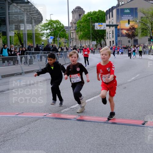 25.04.2026 - Das Zehntel Tim E. http://msf.ph/oto/9571910 25.04.2026 09:13:15 Ziel 1775, 1776, 1780, 2413 meine-sportfotos.de