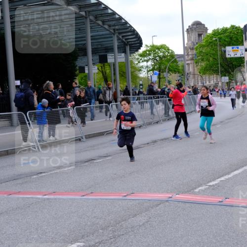 25.04.2026 - Das Zehntel Tim E. http://msf.ph/oto/9571915 25.04.2026 09:13:21 Ziel 1112, 1120, 1775, 1776, 1780, 1810, 2413 meine-sportfotos.de