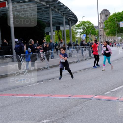 25.04.2026 - Das Zehntel Tim E. http://msf.ph/oto/9571916 25.04.2026 09:13:21 Ziel 1112, 1120, 1775, 1776, 1780, 1810, 2413 meine-sportfotos.de