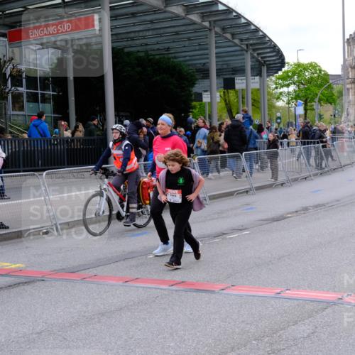 25.04.2026 - Das Zehntel Tim E. http://msf.ph/oto/9571940 25.04.2026 09:13:42 Ziel 1651, 2092, 2107, 3907 meine-sportfotos.de
