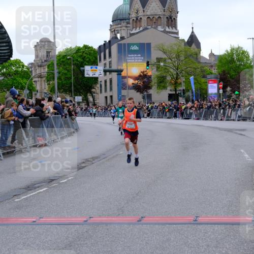 25.04.2026 - Das Zehntel Tim E. http://msf.ph/oto/9573578 25.04.2026 10:47:14 Ziel 7159, 7412, 7742, 7961 meine-sportfotos.de