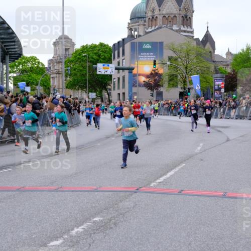 25.04.2026 - Das Zehntel Tim E. http://msf.ph/oto/9575478 25.04.2026 10:53:56 Ziel 5234, 5411, 5424, 5446, 5558, 5564, 5584, 5713, 5729, 5878, 5879, 6060, 6213, 6222, 6226, 6247, 6364, 6373, 6393, 6623, 6709, 7148, 7194, 7233, 7253, 7623, 7746, 7830, 7940, 8041 meine-sportfotos.de