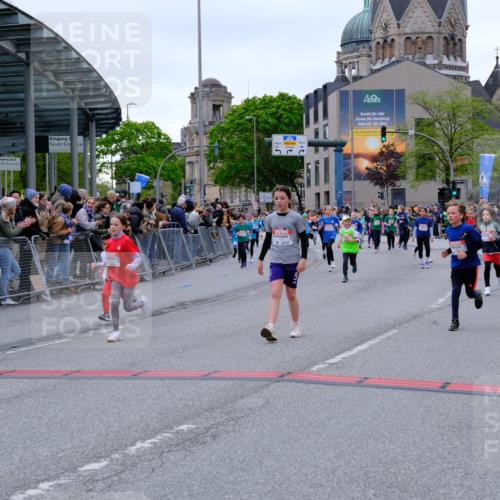 25.04.2026 - Das Zehntel Tim E. http://msf.ph/oto/9576569 25.04.2026 10:57:23 Ziel 5013, 5333, 5338, 5374, 5442, 5522, 5528, 5619, 5821, 5831, 5955, 6120, 6134, 6138, 6169, 6175, 6235, 6335, 6728, 6737, 6751, 6877, 6901, 7065, 7070, 7079, 7134, 7222, 7224, 7374, 7377, 7396, 7398, 7401, 7413, 7682, 7958, 8016 meine-sportfotos.de