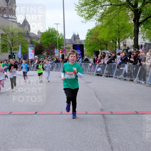 25.04.2026 - Das Zehntel Tim E. http://msf.ph/oto/9577206 25.04.2026 10:59:26 Ziel 5033, 5198, 5343, 5402, 5768, 5918, 5972, 5975, 5995, 6091, 6196, 6255, 6257, 6261, 6303, 6333, 6337, 6395, 6465, 6536, 6541, 6546, 6573, 6577, 6874, 7012, 7013, 7017, 7059, 7094, 7108, 7124, 7140, 7155, 7174, 7179, 7465, 7692, 7751, 7826, 7844, 7993 meine-sportfotos.de