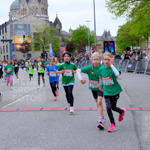 25.04.2026 - Das Zehntel Tim E. http://msf.ph/oto/9577521 25.04.2026 11:00:33 Ziel 5170, 5218, 5222, 5265, 5285, 5524, 5655, 5946, 5961, 5984, 5994, 6240, 6251, 6283, 6371, 6379, 6437, 6446, 6455, 6456, 6474, 6838, 6854, 6855, 6881, 6991, 7003, 7046, 7056, 7082, 7422, 7423, 7439, 7478, 7525, 7541, 7577, 7579, 7686, 7810, 7937, 8072 meine-sportfotos.de