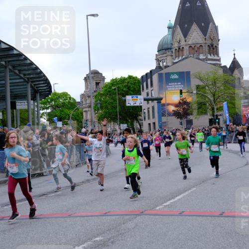 25.04.2026 - Das Zehntel Tim E. http://msf.ph/oto/9577528 25.04.2026 11:00:36 Ziel 5170, 5196, 5203, 5265, 5285, 5474, 5524, 5655, 5679, 5946, 5961, 5984, 5994, 6240, 6251, 6283, 6371, 6379, 6437, 6446, 6455, 6456, 6474, 6838, 6854, 6855, 6991, 7003, 7046, 7056, 7422, 7423, 7439, 7478, 7525, 7541, 7554, 7577, 7579, 7686, 7810, 7937, 8072 meine-sportfotos.de