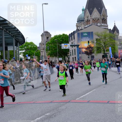 25.04.2026 - Das Zehntel Tim E. http://msf.ph/oto/9577529 25.04.2026 11:00:36 Ziel 5170, 5196, 5203, 5265, 5285, 5474, 5524, 5655, 5679, 5946, 5961, 5984, 5994, 6240, 6251, 6283, 6371, 6379, 6437, 6446, 6455, 6456, 6474, 6838, 6854, 6855, 6991, 7003, 7046, 7056, 7422, 7423, 7439, 7478, 7525, 7541, 7554, 7577, 7579, 7686, 7810, 7937, 8072 meine-sportfotos.de