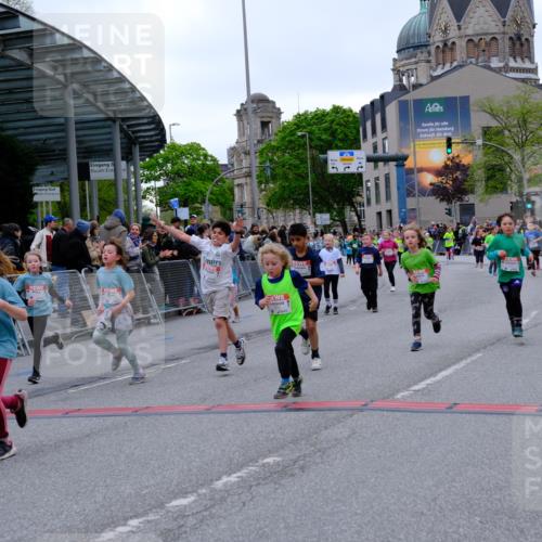 25.04.2026 - Das Zehntel Tim E. http://msf.ph/oto/9577533 25.04.2026 11:00:37 Ziel 5170, 5196, 5203, 5265, 5285, 5474, 5524, 5655, 5679, 5946, 5961, 5984, 5994, 6240, 6251, 6283, 6437, 6446, 6455, 6474, 6854, 6855, 6968, 6969, 6991, 7003, 7046, 7056, 7422, 7423, 7439, 7478, 7525, 7541, 7554, 7577, 7579, 7686, 7810, 7937, 8072 meine-sportfotos.de