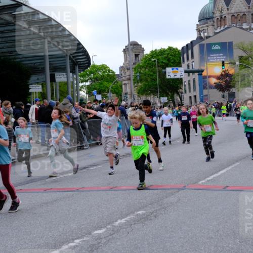 25.04.2026 - Das Zehntel Tim E. http://msf.ph/oto/9577534 25.04.2026 11:00:37 Ziel 5170, 5196, 5203, 5265, 5285, 5474, 5524, 5655, 5679, 5946, 5961, 5984, 5994, 6240, 6251, 6283, 6437, 6446, 6455, 6474, 6854, 6855, 6968, 6969, 6991, 7003, 7046, 7056, 7422, 7423, 7439, 7478, 7525, 7541, 7554, 7577, 7579, 7686, 7810, 7937, 8072 meine-sportfotos.de