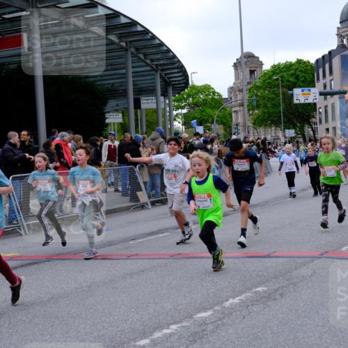 25.04.2026 - Das Zehntel Tim E. http://msf.ph/oto/9577537 25.04.2026 11:00:37 Ziel 5170, 5196, 5203, 5265, 5285, 5474, 5524, 5655, 5679, 5946, 5961, 5984, 5994, 6240, 6251, 6283, 6437, 6446, 6455, 6474, 6854, 6855, 6968, 6969, 6991, 7003, 7046, 7056, 7422, 7423, 7439, 7478, 7525, 7541, 7554, 7577, 7579, 7686, 7810, 7937, 8072 meine-sportfotos.de