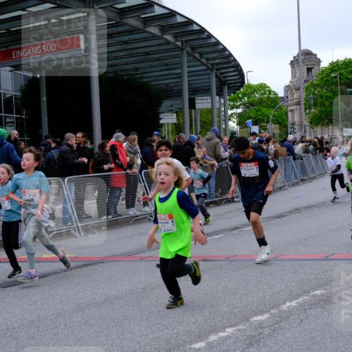 25.04.2026 - Das Zehntel Tim E. http://msf.ph/oto/9577542 25.04.2026 11:00:38 Ziel 5170, 5196, 5203, 5474, 5524, 5655, 5679, 5946, 5961, 5994, 6240, 6251, 6283, 6437, 6446, 6455, 6854, 6855, 6857, 6968, 6969, 6991, 7003, 7046, 7056, 7422, 7423, 7439, 7478, 7525, 7541, 7554, 7686, 7810, 7937, 8072 meine-sportfotos.de