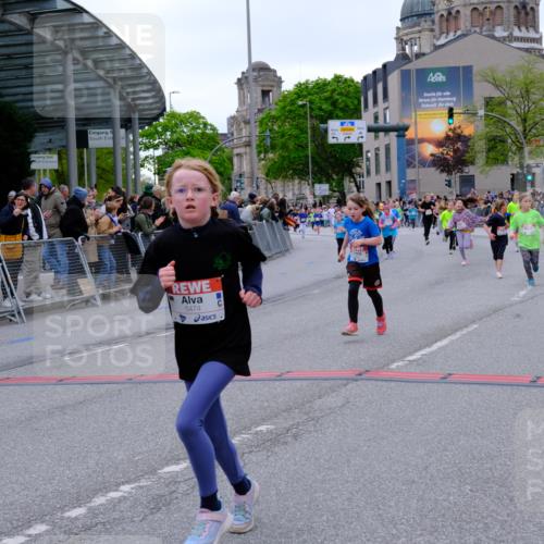 25.04.2026 - Das Zehntel Tim E. http://msf.ph/oto/9577565 25.04.2026 11:00:43 Ziel 5196, 5203, 5474, 5679, 5994, 6238, 6240, 6251, 6437, 6455, 6571, 6857, 6968, 6969, 7071, 7422, 7423, 7439, 7478, 7554 meine-sportfotos.de