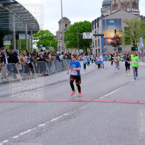 25.04.2026 - Das Zehntel Tim E. http://msf.ph/oto/9577566 25.04.2026 11:00:43 Ziel 5196, 5203, 5474, 5679, 5994, 6238, 6240, 6251, 6437, 6455, 6571, 6857, 6968, 6969, 7071, 7422, 7423, 7439, 7478, 7554 meine-sportfotos.de