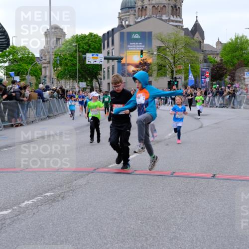 25.04.2026 - Das Zehntel Tim E. http://msf.ph/oto/9577602 25.04.2026 11:00:50 Ziel 5211, 5596, 5597, 5727, 6238, 6243, 6245, 6529, 6537, 6571, 6768, 6772, 6823, 6857, 7009, 7010, 7071, 7220, 7221, 7744 meine-sportfotos.de