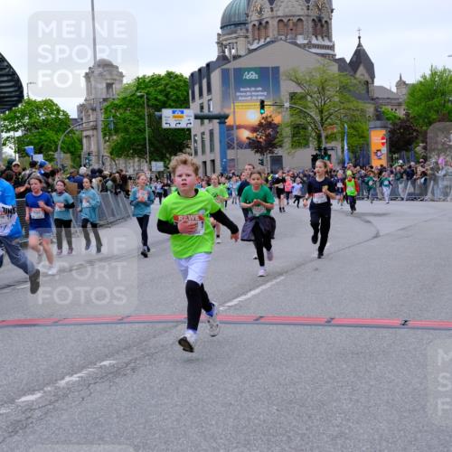 25.04.2026 - Das Zehntel Tim E. http://msf.ph/oto/9577634 25.04.2026 11:00:55 Ziel 5211, 5431, 5455, 5596, 5597, 5727, 5765, 6243, 6245, 6529, 6537, 6680, 6698, 6768, 6772, 6823, 7009, 7010, 7220, 7221, 7323, 7495, 7510, 7528, 7744, 7845 meine-sportfotos.de