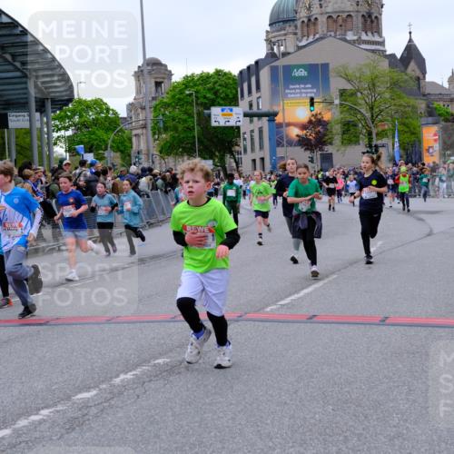 25.04.2026 - Das Zehntel Tim E. http://msf.ph/oto/9577636 25.04.2026 11:00:55 Ziel 5211, 5431, 5455, 5596, 5597, 5727, 5765, 6243, 6245, 6529, 6537, 6680, 6698, 6768, 6772, 6823, 7009, 7010, 7220, 7221, 7323, 7495, 7510, 7528, 7744, 7845 meine-sportfotos.de